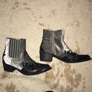 Matisse Velvet Grey Booties